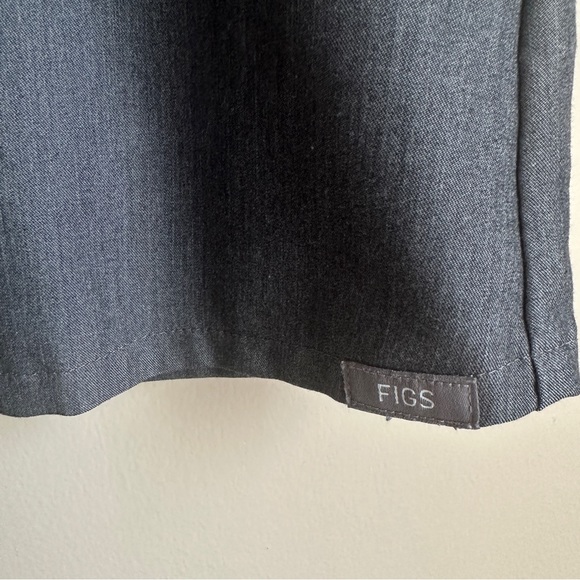 Figs Technical Collection Flores Scrub Top Gray Graphite Short Sleeve Size XS - Picture 4 of 10